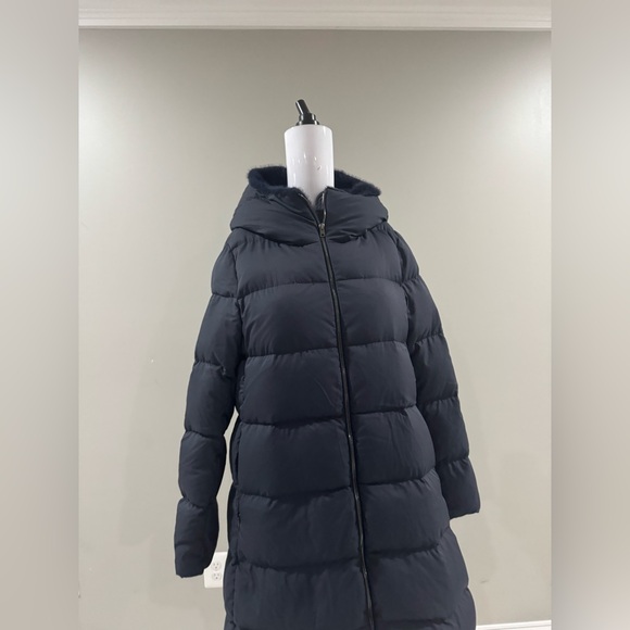 $965 HERNO
A-Shape Black Quilted Down Jacket size 42 /us6 - Picture 5 of 12